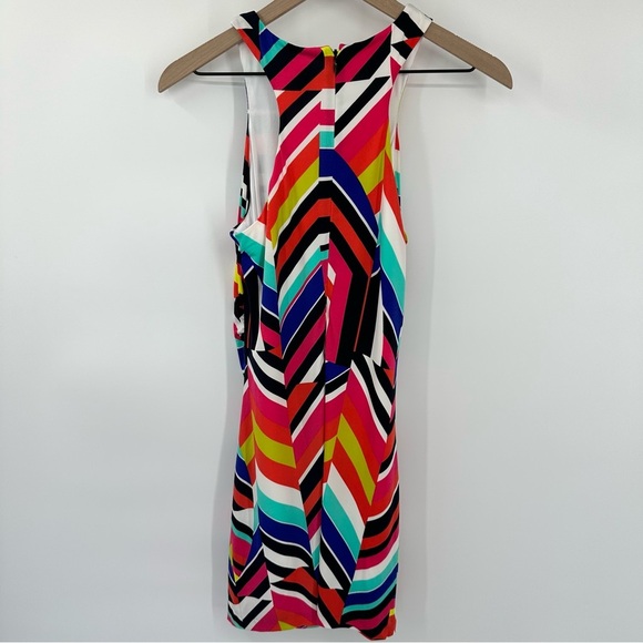 Trina Turk Amaya Colorful Print Bodycon Mini Dress Medium Ruched Sleeveless - Picture 3 of 12